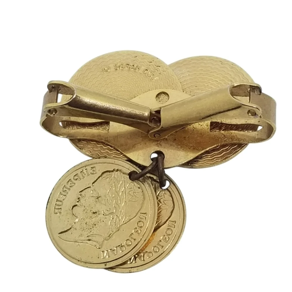 SARAH COVENTRY 1970s GOLDTONE NAPOLEON COIN DESIGN SCARF CLIP - Picture 2 of 5